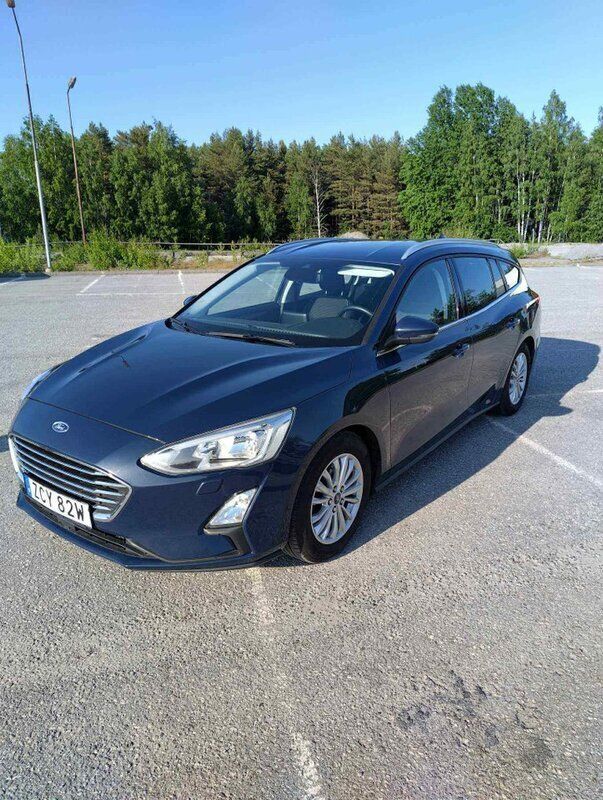 Blå Begagnad 2019 Ford Focus Titanium Kombi | 135 900 kr (Bra pris) - Bild 1/4