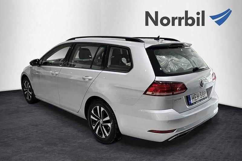 Begagnad VW Golf VII IQ Drive 116 HK (85 kW) 2019 Silver Kombi