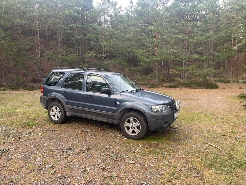 Blå Begagnad 2005 Ford Maverick SUV | 39 900 kr - Bild 1/4
