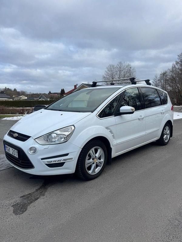 Vit Begagnad 2012 Ford S-MAX Business Edition Minibuss | 52 900 kr (Marknadspris) - Bild 1/4