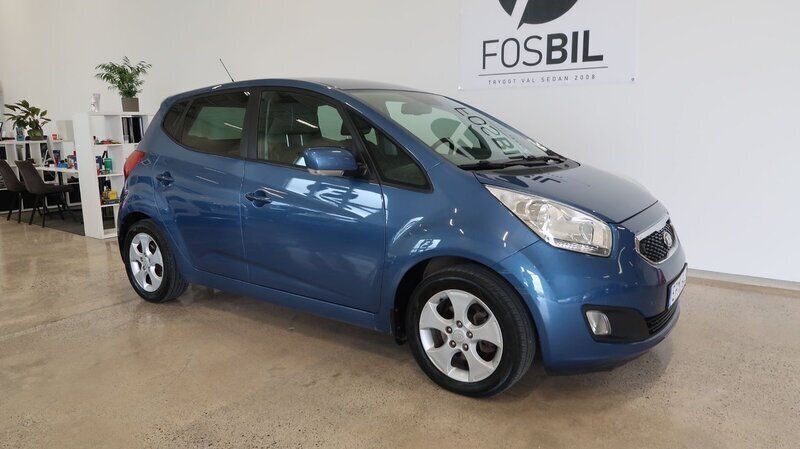 Blå Begagnad 2013 Kia Venga 2 Halvkombi | 54 900 kr (Marknadspris) - Bild 1/3