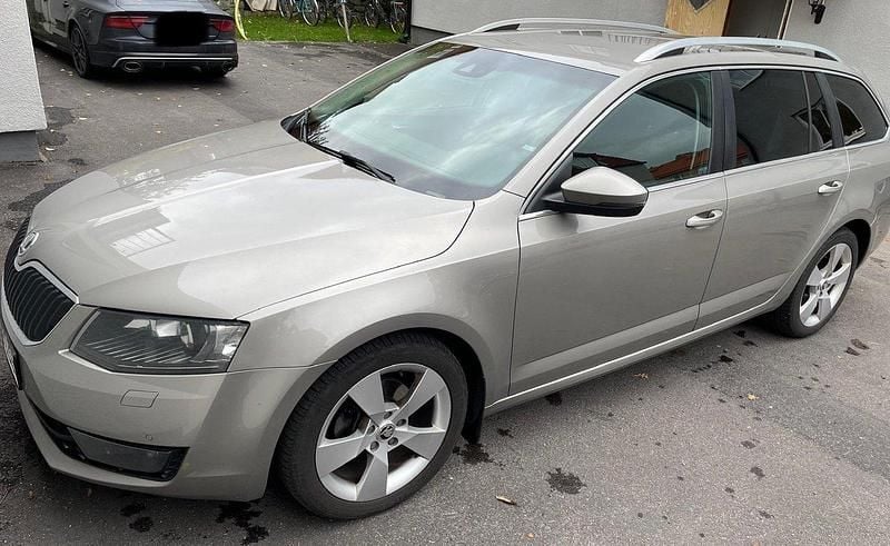 Brun Begagnad 2014 Skoda Octavia Business Line Kombi | 85 000 kr (Superpris) - Bild 1/4