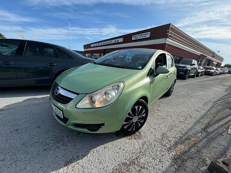 Grön Begagnad 2008 Opel Corsa Halvkombi | 29 900 kr (Dyr) - Bild 1/4