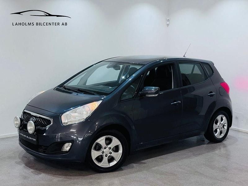 Grå Begagnad 2013 Kia Venga Comfort Halvkombi | 49 900 kr (Marknadspris) - Bild 1/4