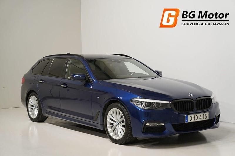 Blå Begagnad 2018 BMW 520 M Sport Kombi | 274 900 kr (Marknadspris) - Bild 1/3