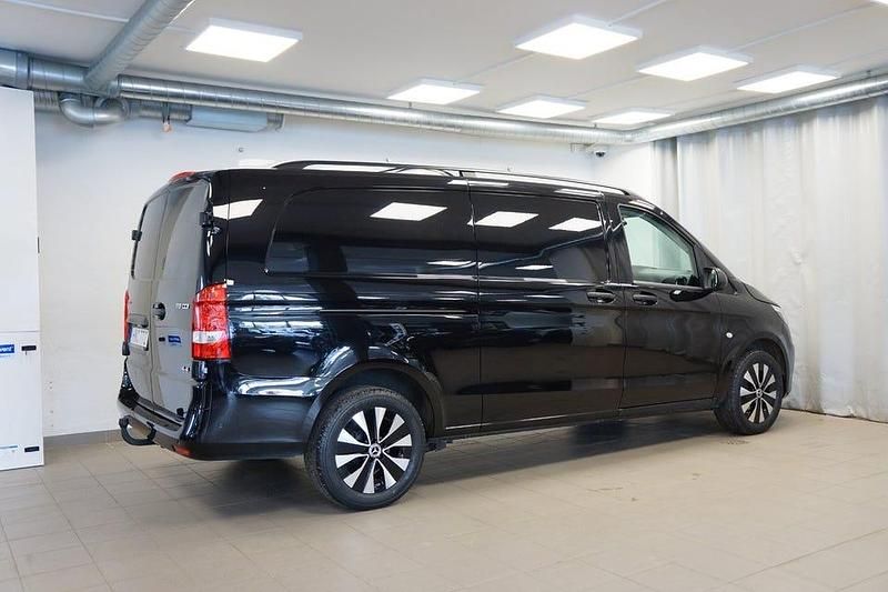 Begagnad Mercedes Vito Edition 1 190 HK (139 kW) 2023 Svart Van