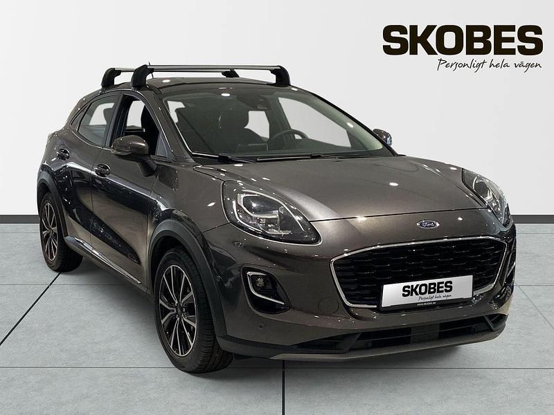 Grå Begagnad 2021 Ford Puma Titanium SUV | 219 000 kr (Lite dyr) - Bild 1/3