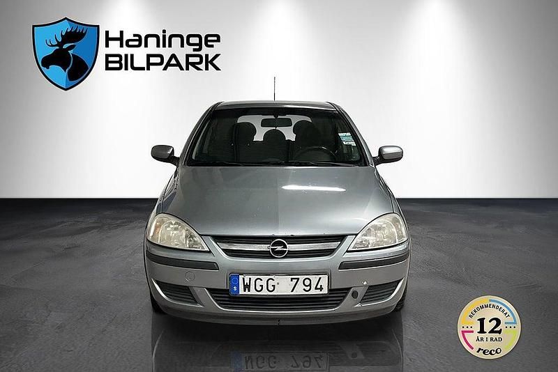 Begagnad Opel Corsa 80 HK (58 kW) 2004 Grå Halvkombi