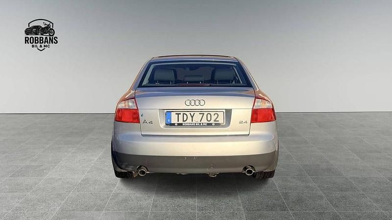 Begagnad Audi A4 173 HK (127 kW) 2002 Silver Sedan