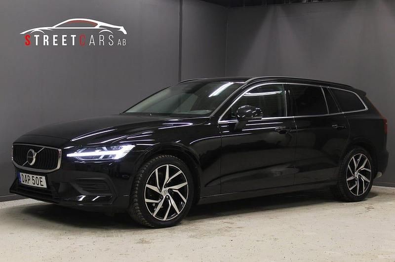 Svart Begagnad 2023 Volvo V60 Core Kombi | 269 900 kr (Superpris) - Bild 1/4