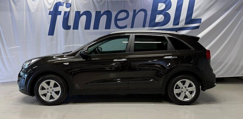 Brun Begagnad 2016 Kia Niro Advance SUV | 169 500 kr (Marknadspris) - Bild 1/4
