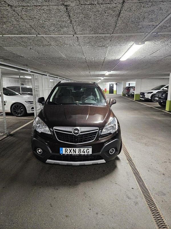 Brun Begagnad 2013 Opel Mokka SUV | 85 000 kr (Bra pris) - Bild 1/4