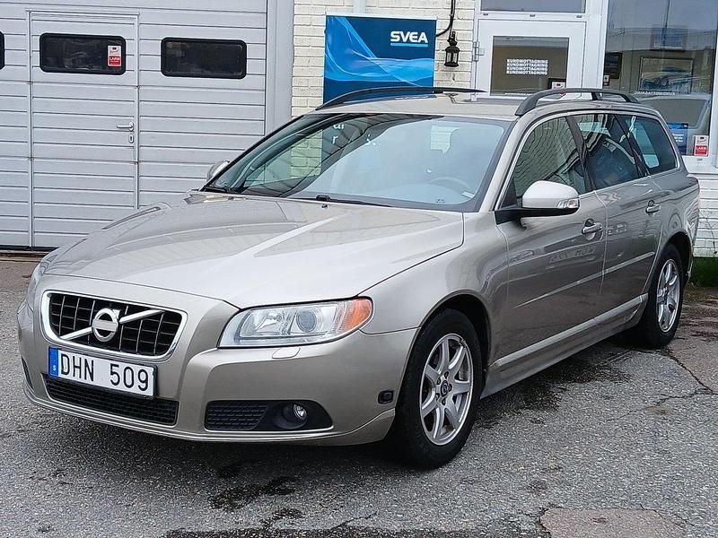 Ljusbrun (brun) Begagnad 2010 Volvo V70 Kombi | 79 900 kr (Bra pris) - Bild 1/4