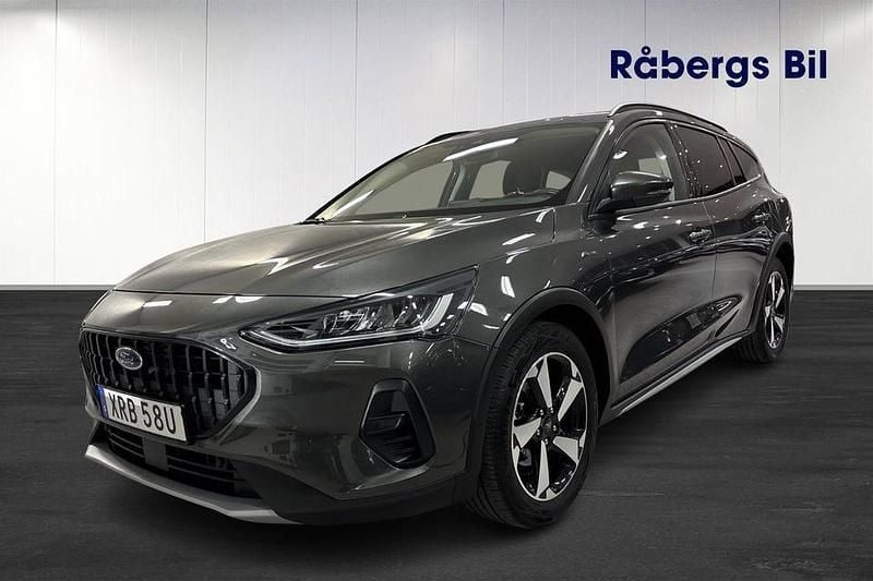 Grå Begagnad 2022 Ford Focus Active Kombi | 209 800 kr (Marknadspris) - Bild 1/4