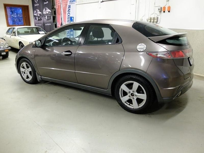Begagnad Honda Civic Sport 140 HK (102 kW) 2010 Grå Halvkombi