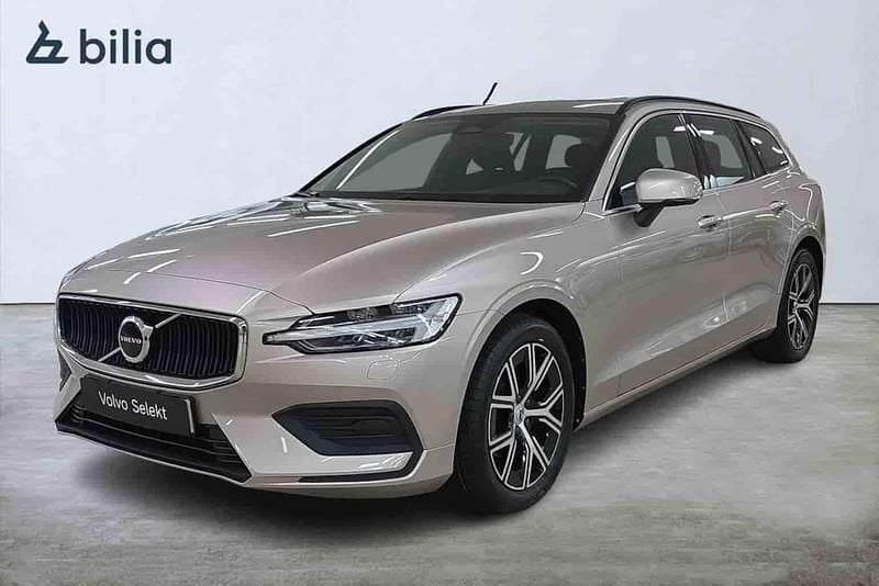 Ljusgrå Begagnad 2023 Volvo V60 Core Kombi | 318 000 kr (Bra pris) - Bild 1/1