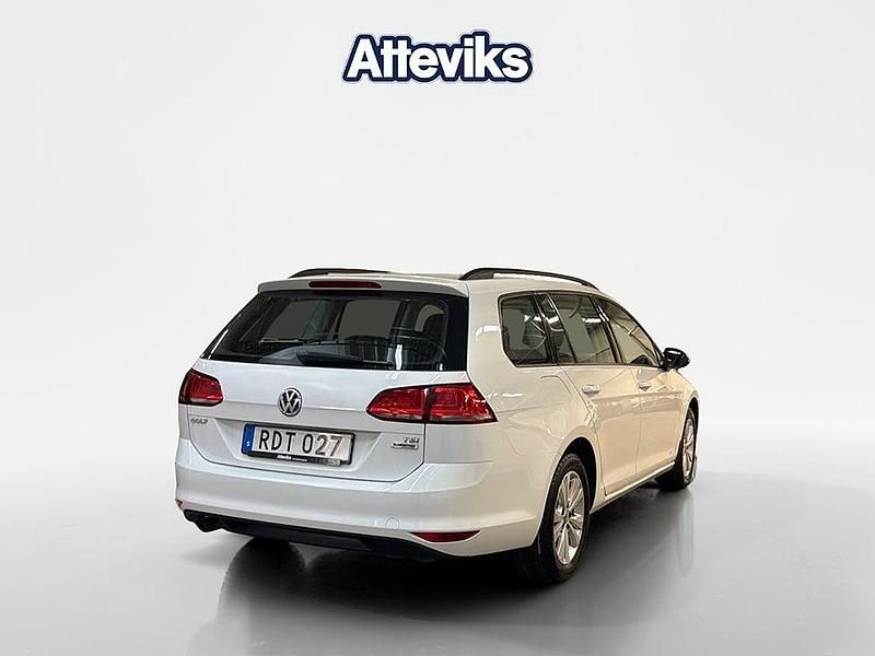 Begagnad VW Golf VII 110 HK (80 kW) 2016 Vit Kombi
