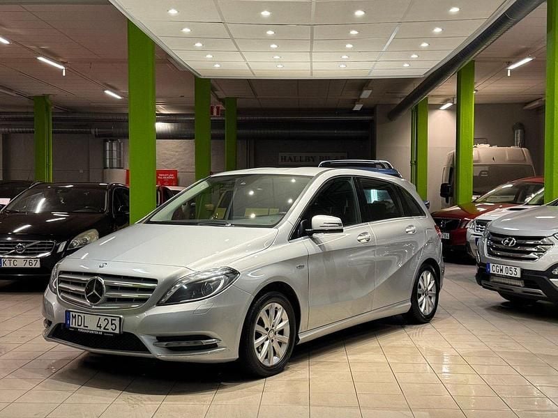Silver Begagnad 2012 Mercedes B180 Minibuss | 69 900 kr (Bra pris) - Bild 1/4