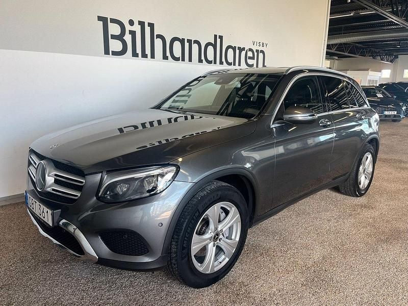 Grå Begagnad 2018 Mercedes GLC220 Exclusive SUV | 279 900 kr (Dyr) - Bild 1/4