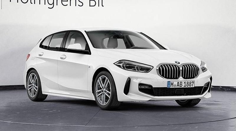 Begagnad BMW 118 M Sport 136 HK (100 kW) 2022 Vit Halvkombi