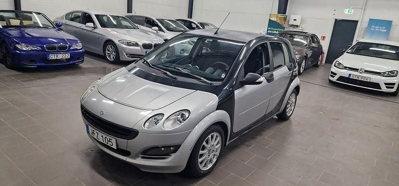 Begagnad Smart ForFour 95 HK (69 kW) 2005 Silver Halvkombi
