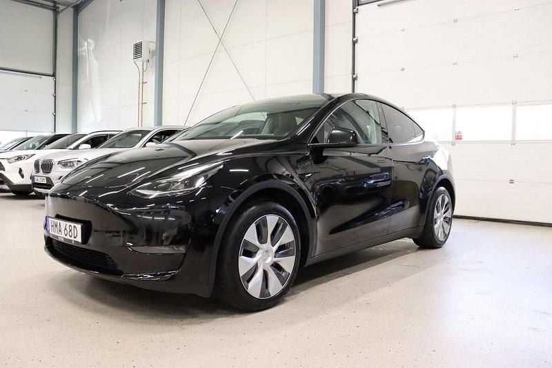 Svart Begagnad 2023 Tesla Model Y Long Range AWD SUV | 429 600 kr - Bild 1/4