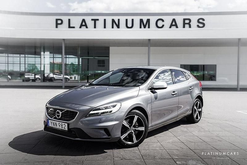 Grå (osium grå) Begagnad 2017 Volvo V40 Business Edition Kombi | 229 000 kr - Bild 1/4