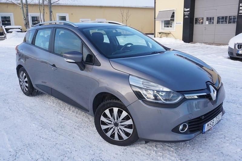 Grå Begagnad 2015 Renault Clio IV Kombi | 69 900 kr (Marknadspris) - Bild 1/4
