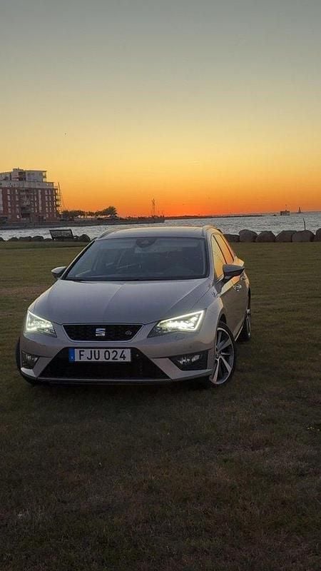 Brun Begagnad 2014 Seat Leon ST FR Kombi | 117 900 kr (Marknadspris) - Bild 1/4