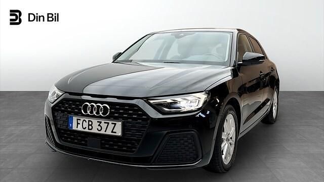 Svart Begagnad 2022 Audi A1 Sportback Proline Halvkombi | 229 000 kr (Marknadspris) - Bild 1/4