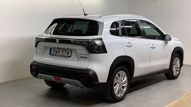 Begagnad Suzuki SX4 S-Cross 116 HK (85 kW) 2023 Cool white SUV
