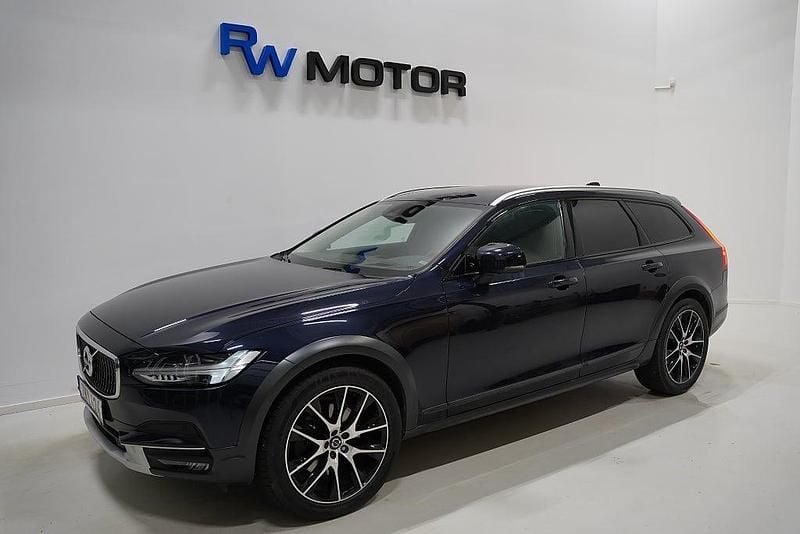 Blå Begagnad 2019 Volvo V90 CC Kombi | 349 800 kr (Marknadspris) - Bild 1/4