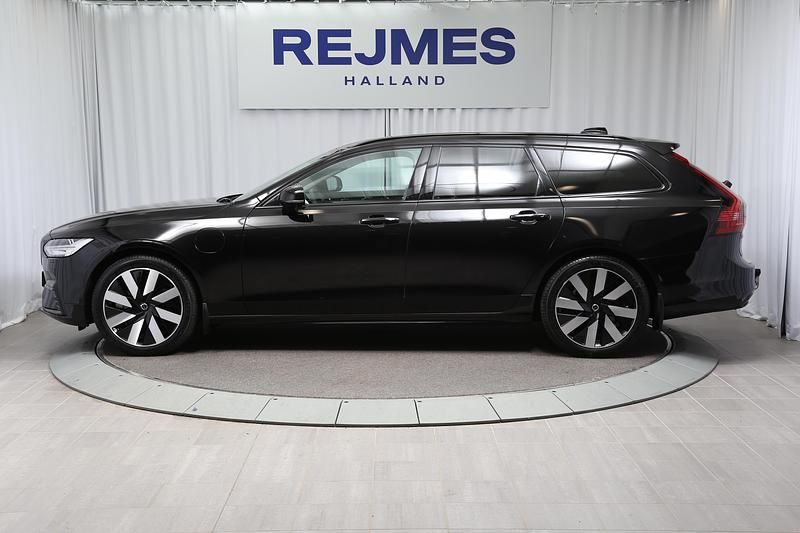 Begagnad Volvo V90 Plus 349 HK (256 kW) 2025 Svart Kombi