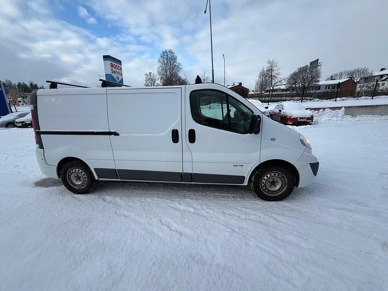 Vit Begagnad 2014 Nissan Primastar Minibuss | 69 000 kr - Bild 1/4