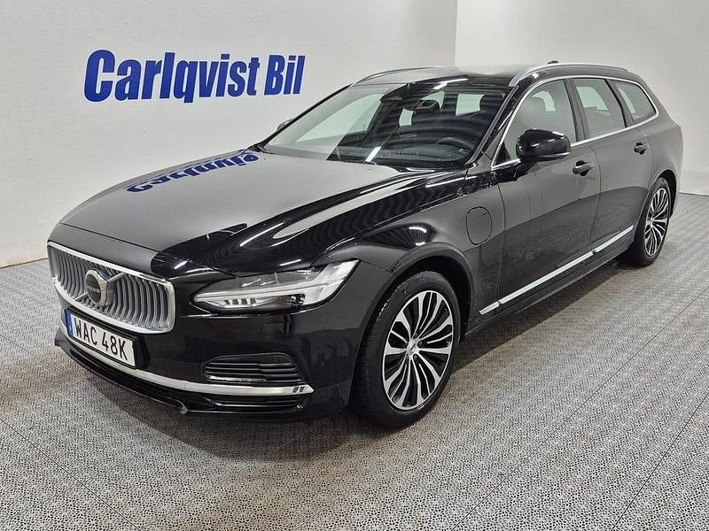 Svart Begagnad 2023 Volvo V90 Core Kombi | 359 000 kr (Marknadspris) - Bild 1/4