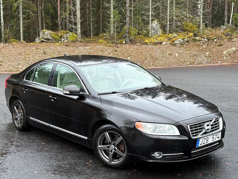 Svart Begagnad 2010 Volvo S80 Summum Sedan | 59 000 kr (Marknadspris) - Bild 1/4