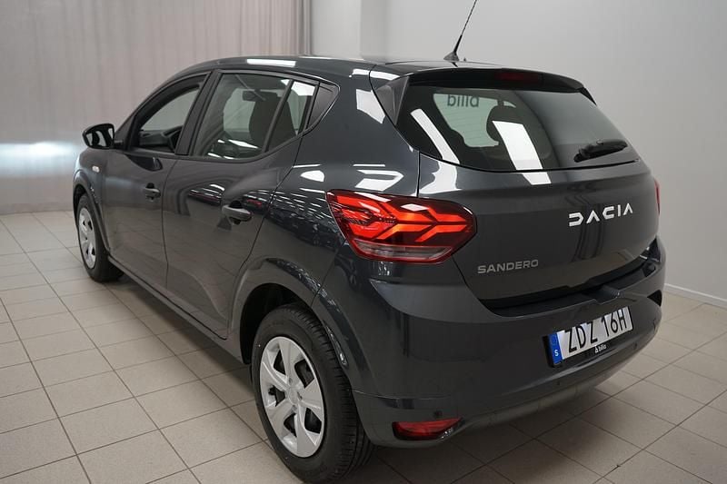 Begagnad Dacia Sandero Essentiel 91 HK (66 kW) 2022 Grå Halvkombi