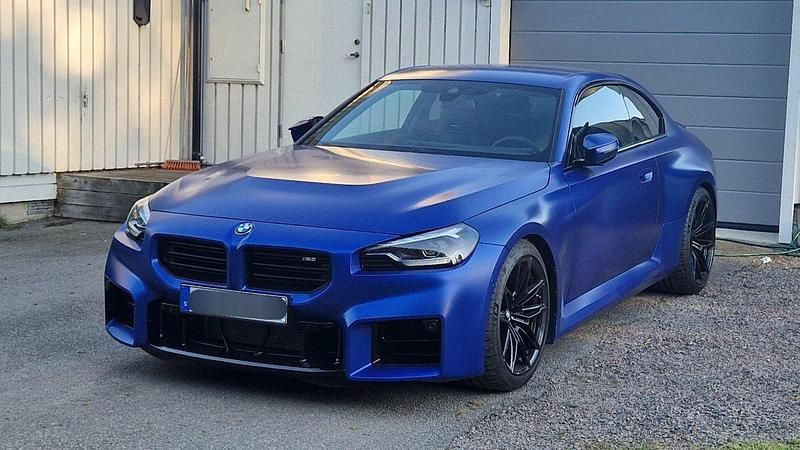 Blå Begagnad 2024 BMW M2 Sportkupé | 800 000 kr (Lite dyr) - Bild 1/2