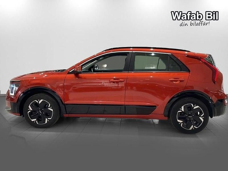 Begagnad Kia Niro 2023 Orange SUV