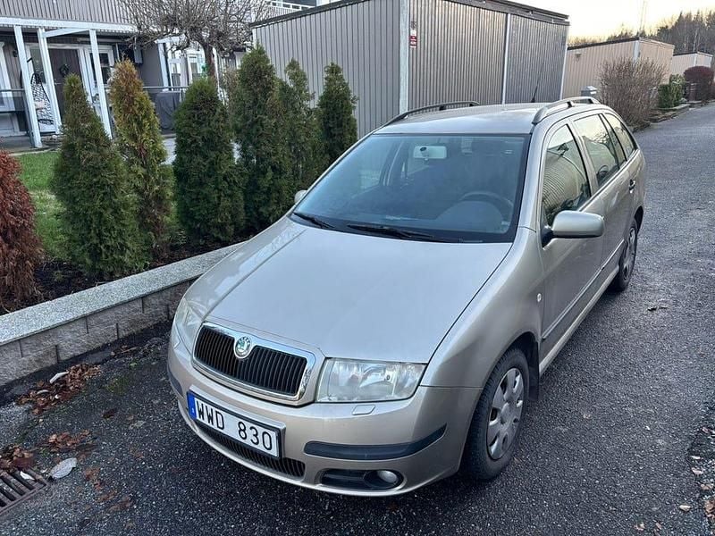 Begagnad 2005 Skoda Fabia Kombi | 19 900 kr (Lite dyr) - Bild 1/4