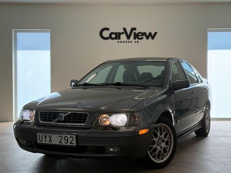 Grå Begagnad 2004 Volvo S40 Sedan | 19 900 kr (Bra pris) - Bild 1/4