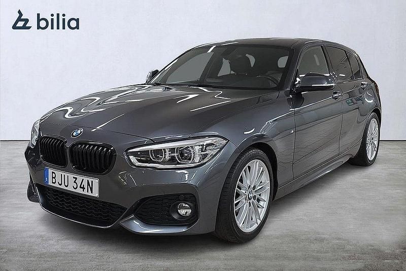Grå Begagnad 2019 BMW 118 M Sport Halvkombi | 169 000 kr (Bra pris) - Bild 1/3