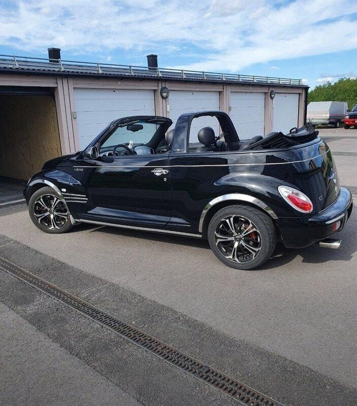 Svart Begagnad 2005 Chrysler PT Cruiser Cab | 45 000 kr (Marknadspris) - Bild 1/4
