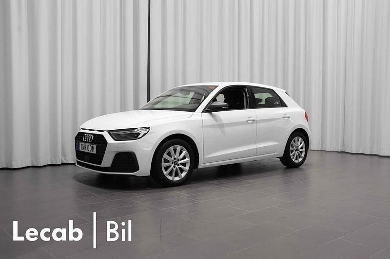 Cortinavit Begagnad 2022 Audi A1 Sportback Proline Halvkombi | 224 500 kr (Marknadspris) - Bild 1/4