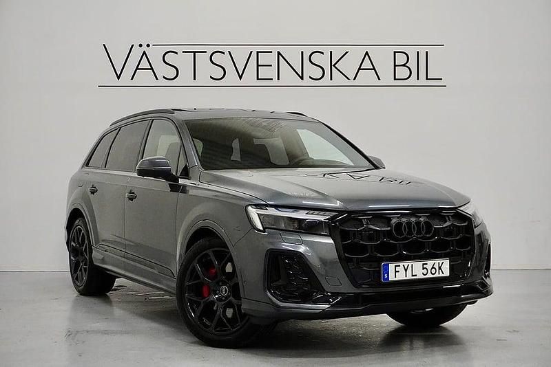 Grå Begagnad 2024 Audi Q7 S-Line SUV | 849 000 kr (Marknadspris) - Bild 1/4