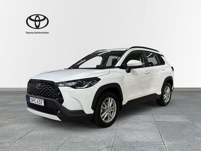 Vit Begagnad 2024 Toyota Corolla Cross SUV | 339 900 kr (Marknadspris) - Bild 1/3
