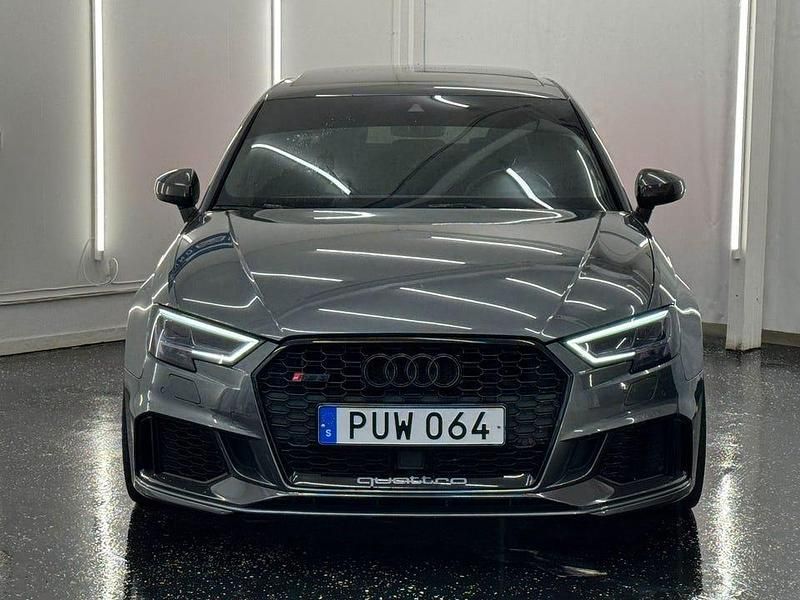 Begagnad Audi RS3 Sportback Design 400 HK (294 kW) 2018 Grå Halvkombi