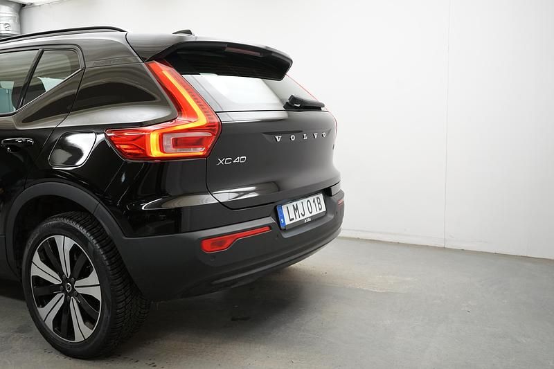 Begagnad Volvo XC40 Single Motor 175 kW (238 HK) 2022 Svart SUV