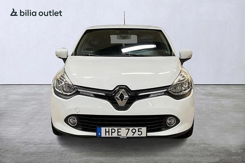 Begagnad Renault Clio IV Dynamique 90 HK (66 kW) 2014 Vit Halvkombi
