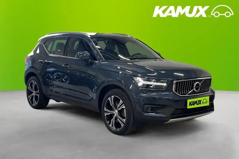 Blå Begagnad 2021 Volvo XC40 SUV | 354 700 kr (Lite dyr) - Bild 1/4